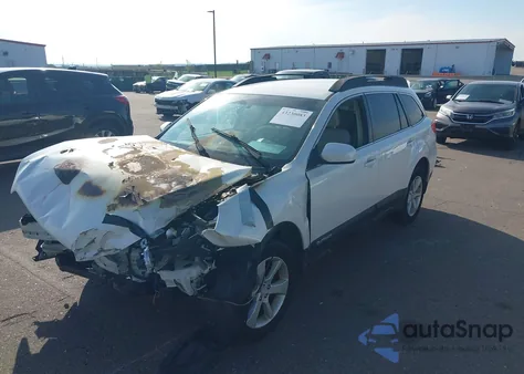 2014 Subaru Outback 2.5I Premium z USA, uszkodzony, nr VIN 4S4BRCCCXE3261871